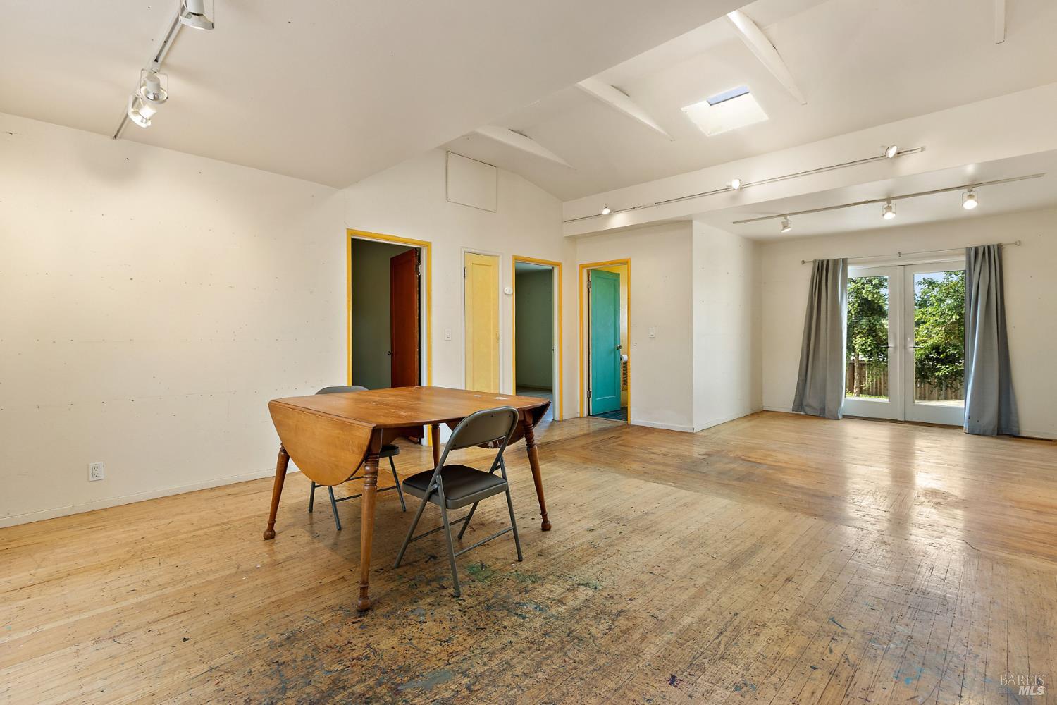 Detail Gallery Image 6 of 30 For 640 E L St, Benicia,  CA 94510 - 3 Beds | 1 Baths