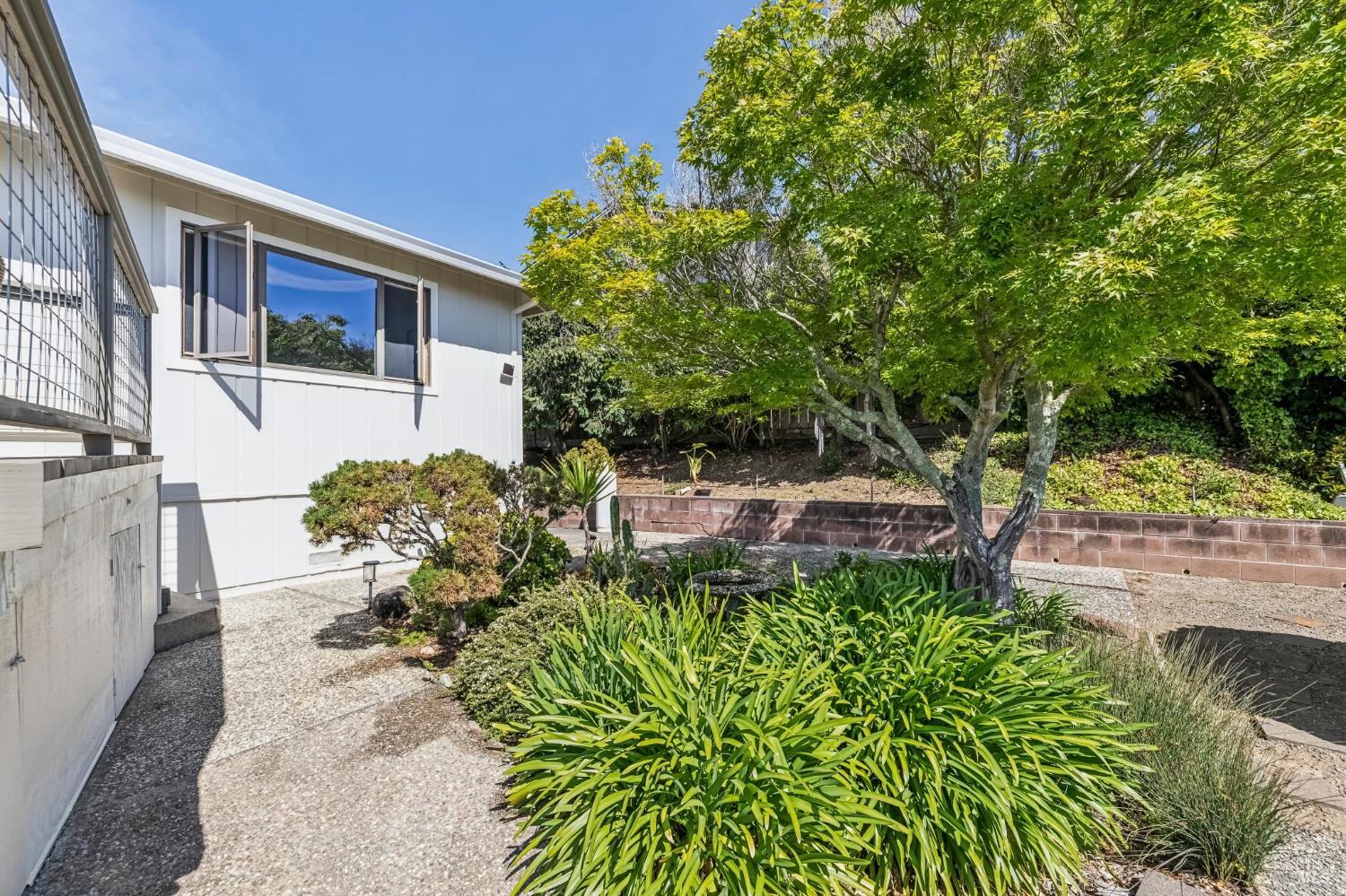 Detail Gallery Image 75 of 85 For 184 Mcnear Dr, San Rafael,  CA 94901 - 3 Beds | 2/1 Baths