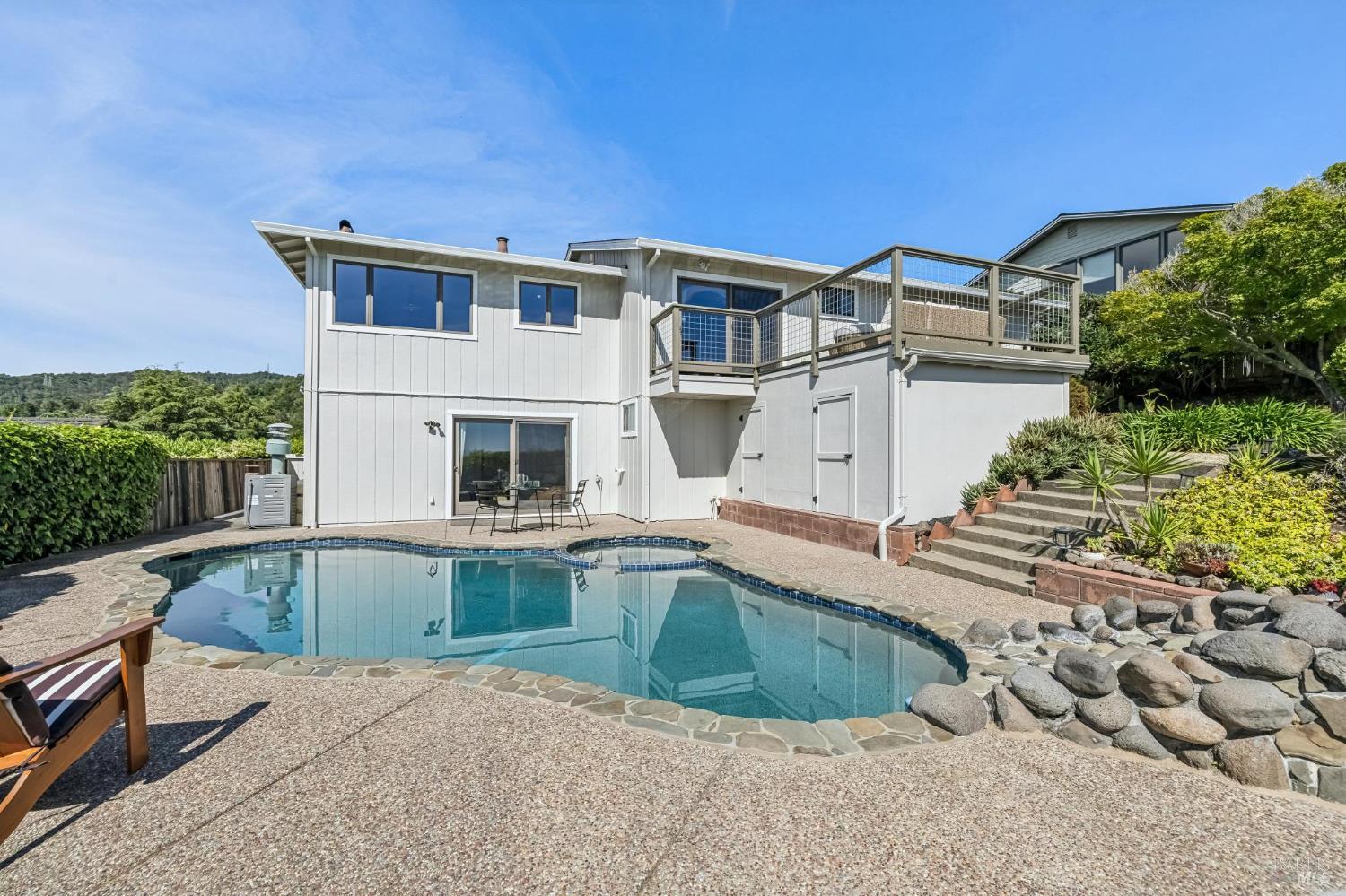 Detail Gallery Image 70 of 85 For 184 Mcnear Dr, San Rafael,  CA 94901 - 3 Beds | 2/1 Baths