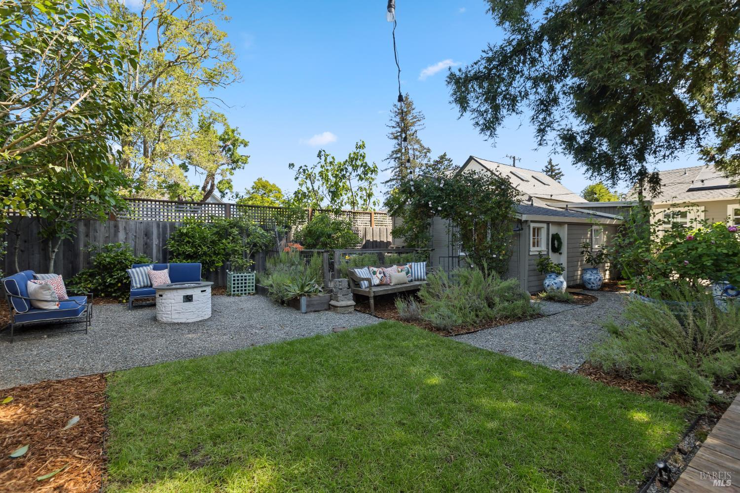 Detail Gallery Image 37 of 42 For 445 Wilson St, Napa,  CA 94558 - 2 Beds | 1 Baths