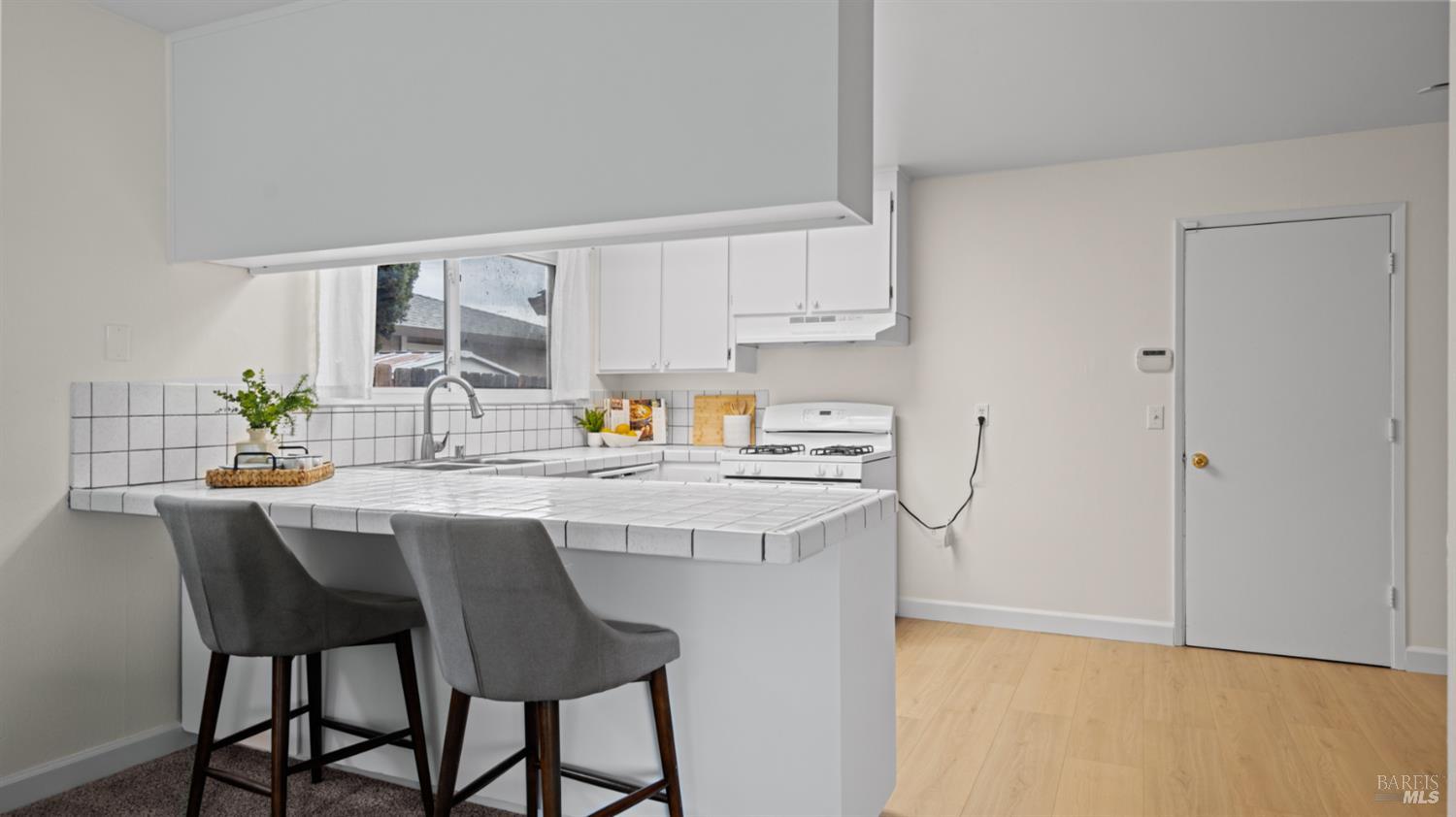 Detail Gallery Image 9 of 37 For 2869 Marigold Dr, Fairfield,  CA 94533 - 4 Beds | 2 Baths