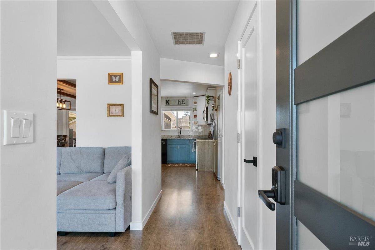 Detail Gallery Image 6 of 45 For 2901 Laurel St, Napa,  CA 94558 - 2 Beds | 2 Baths