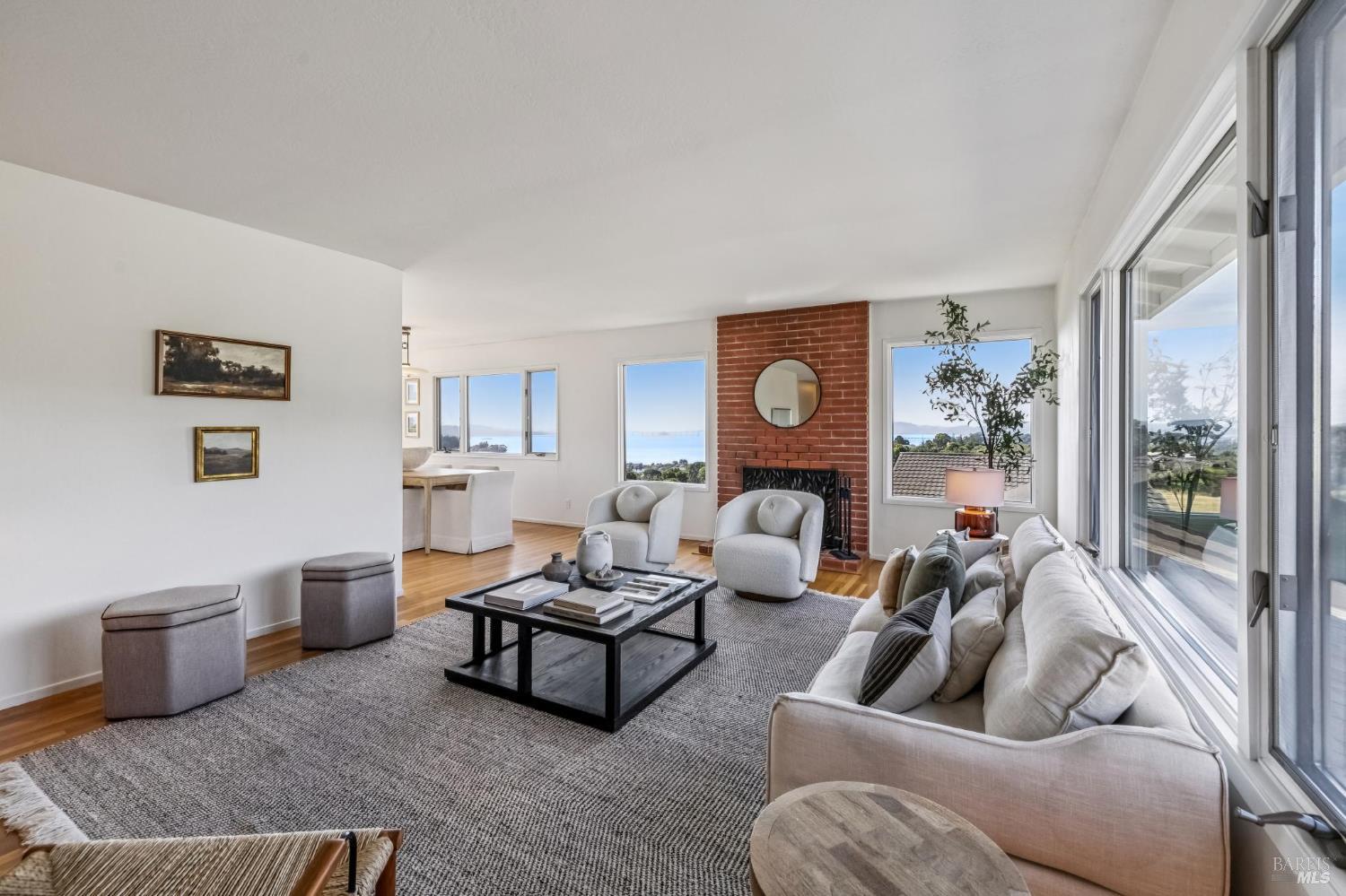 Detail Gallery Image 16 of 85 For 184 Mcnear Dr, San Rafael,  CA 94901 - 3 Beds | 2/1 Baths