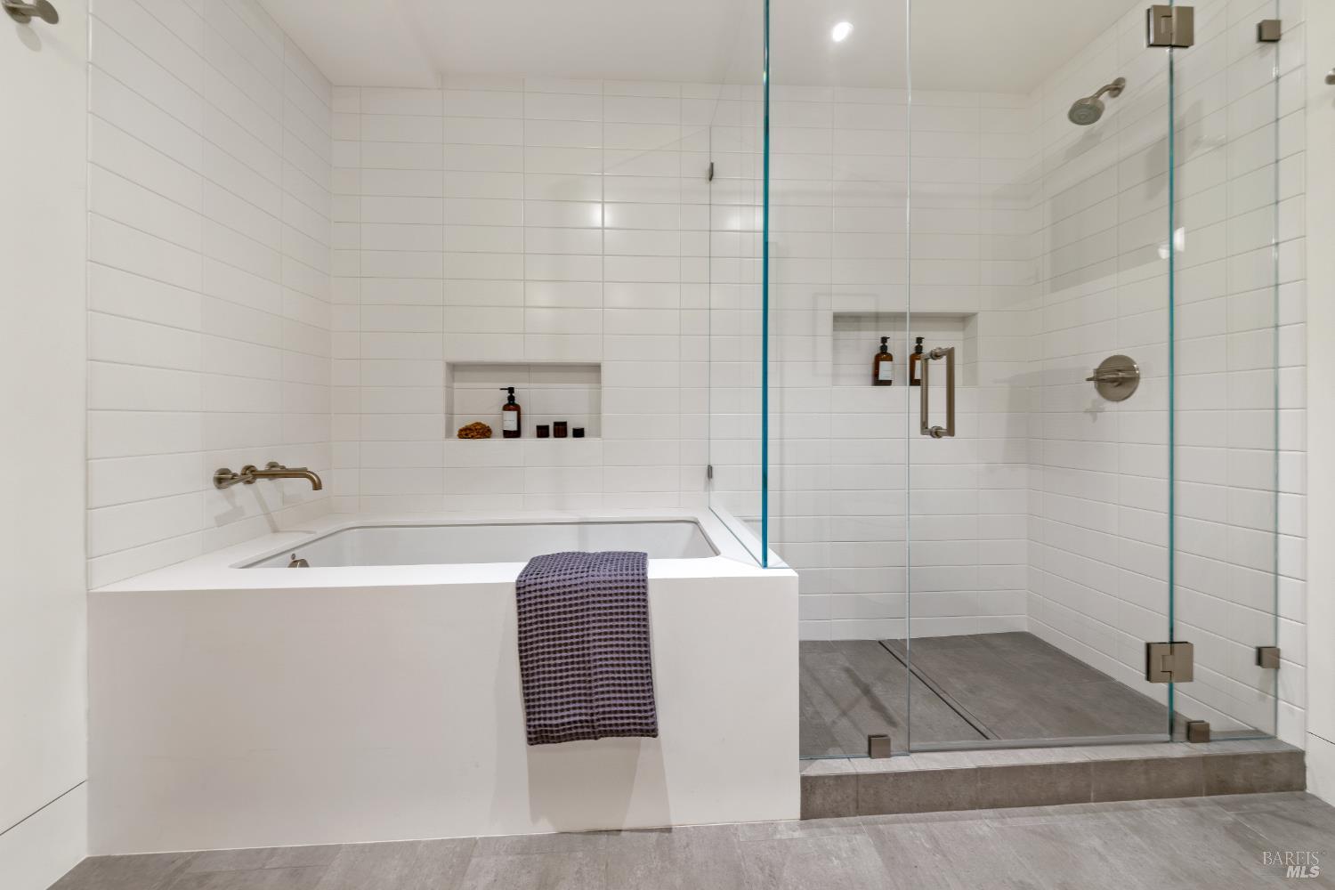 Detail Gallery Image 66 of 92 For 50 Makin Grade Unkn, Kentfield,  CA 94904 - 5 Beds | 5/1 Baths