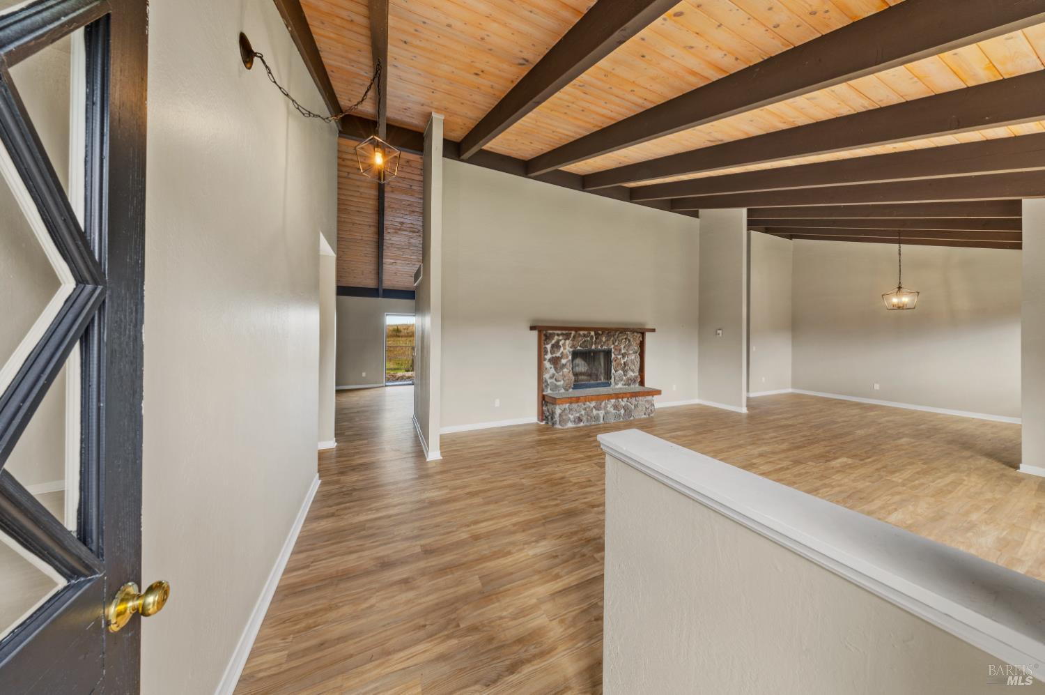 Detail Gallery Image 6 of 48 For 5 Mcdonald Ln, Point Reyes Station,  CA 94956 - 3 Beds | 2/1 Baths