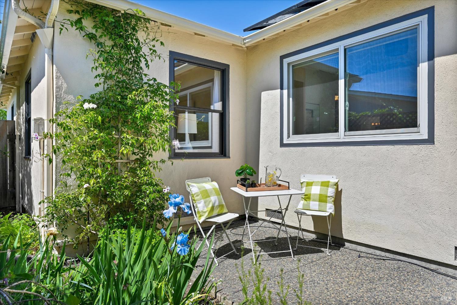 Detail Gallery Image 9 of 31 For 102 Nelson Ave, Mill Valley,  CA 94941 - 3 Beds | 2 Baths