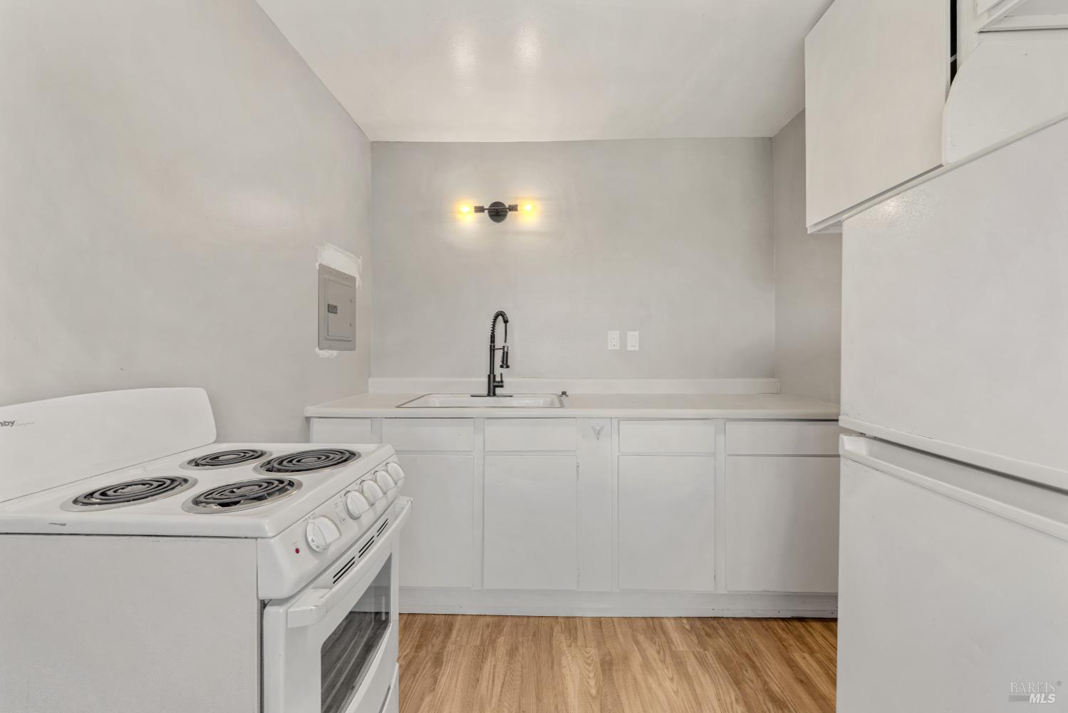 Detail Gallery Image 38 of 48 For 5 Mcdonald Ln, Point Reyes Station,  CA 94956 - 3 Beds | 2/1 Baths