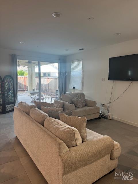 Detail Gallery Image 7 of 20 For 2419 Espana Ln, Rio Vista,  CA 94571 - 2 Beds | 2 Baths