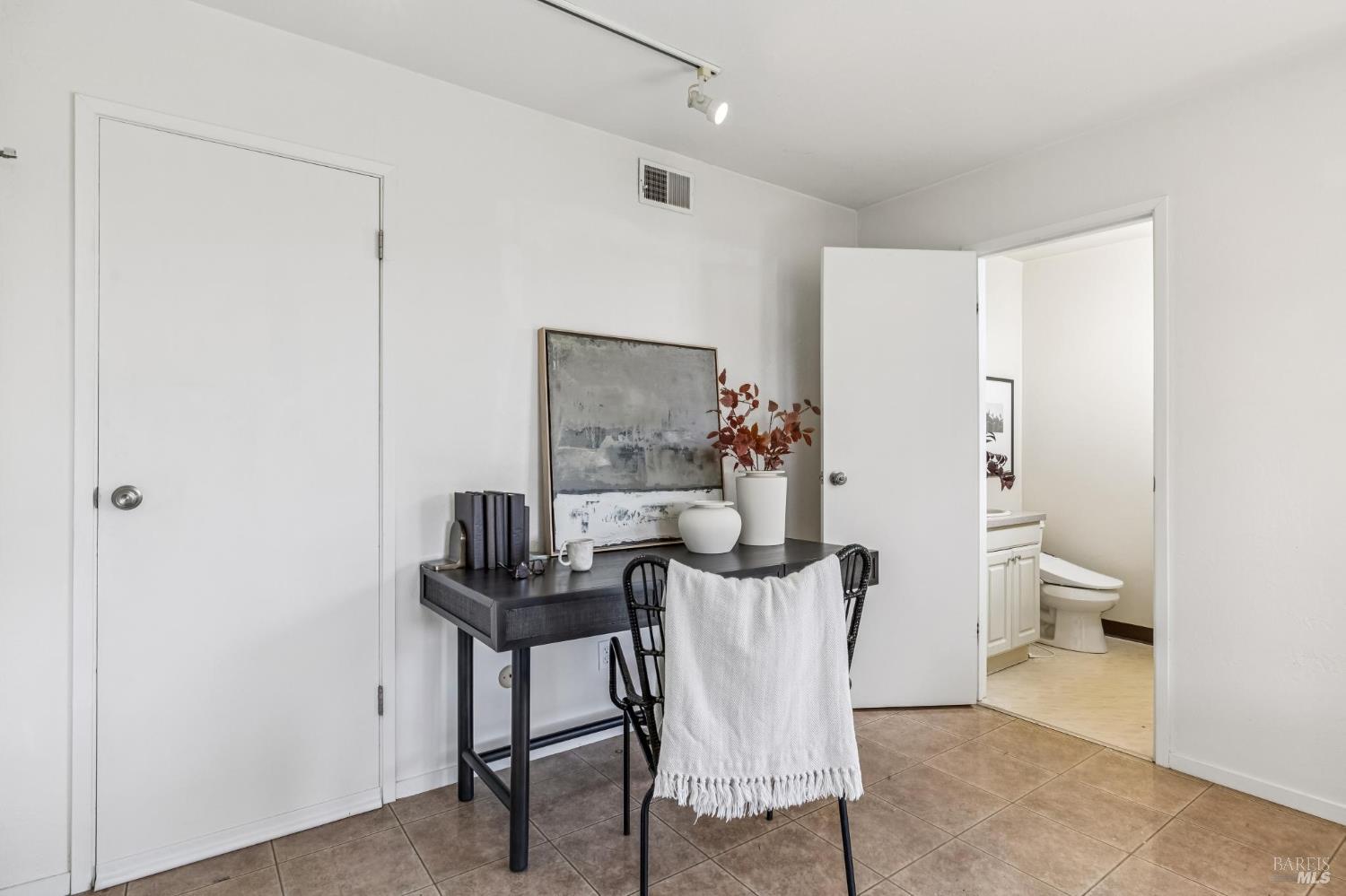 Detail Gallery Image 60 of 85 For 184 Mcnear Dr, San Rafael,  CA 94901 - 3 Beds | 2/1 Baths