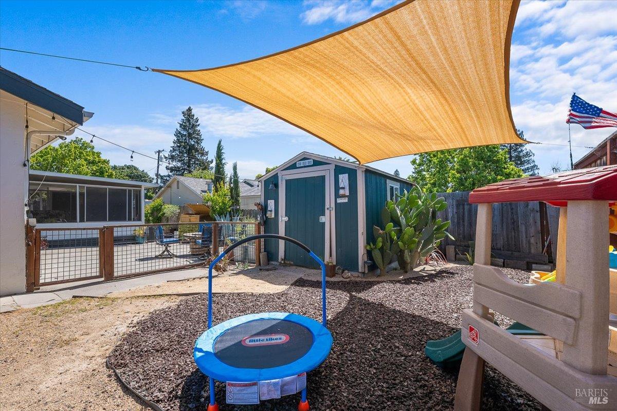 Detail Gallery Image 39 of 45 For 2901 Laurel St, Napa,  CA 94558 - 2 Beds | 2 Baths