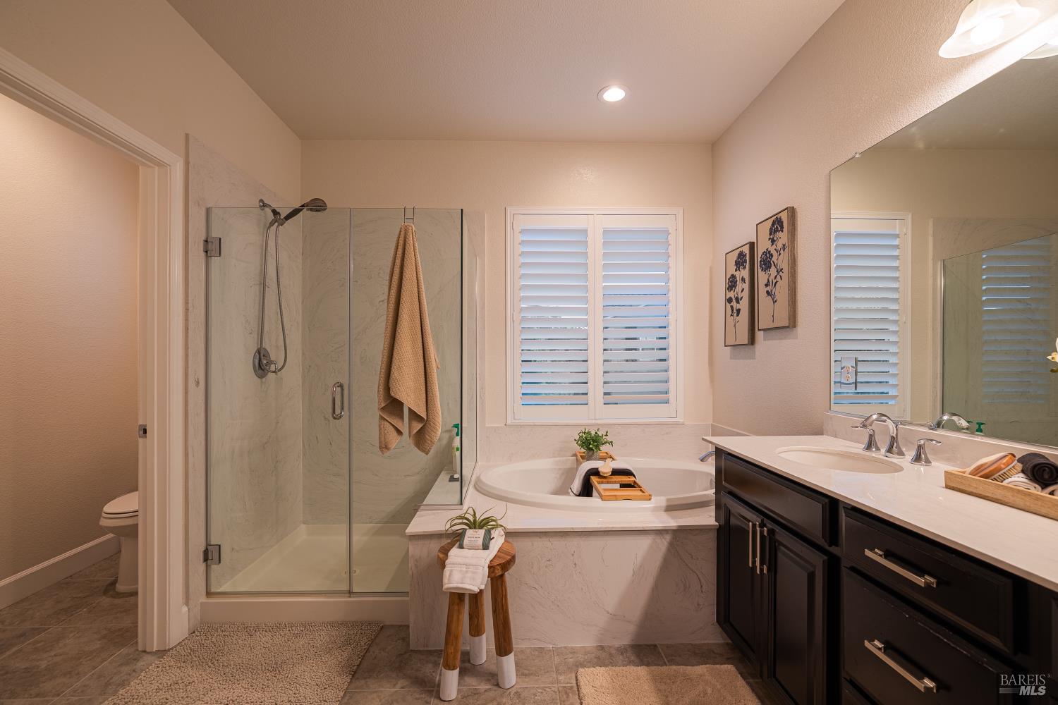 Detail Gallery Image 14 of 73 For 237 Juneau Dr, Vacaville,  CA 95687 - 3 Beds | 2/1 Baths