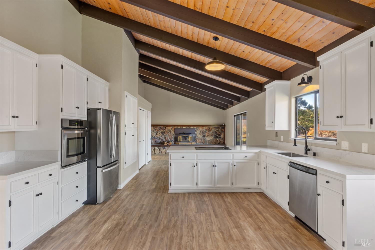 Detail Gallery Image 13 of 48 For 5 Mcdonald Ln, Point Reyes Station,  CA 94956 - 3 Beds | 2/1 Baths