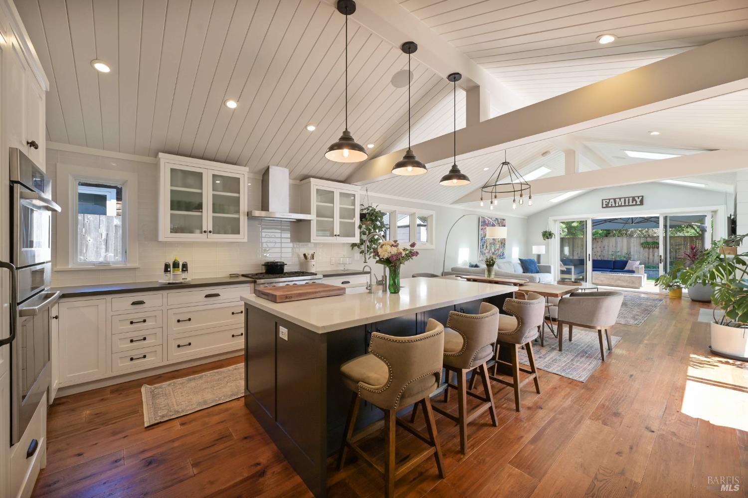 Detail Gallery Image 5 of 57 For 305 Ricardo Rd, Mill Valley,  CA 94941 - 4 Beds | 3 Baths