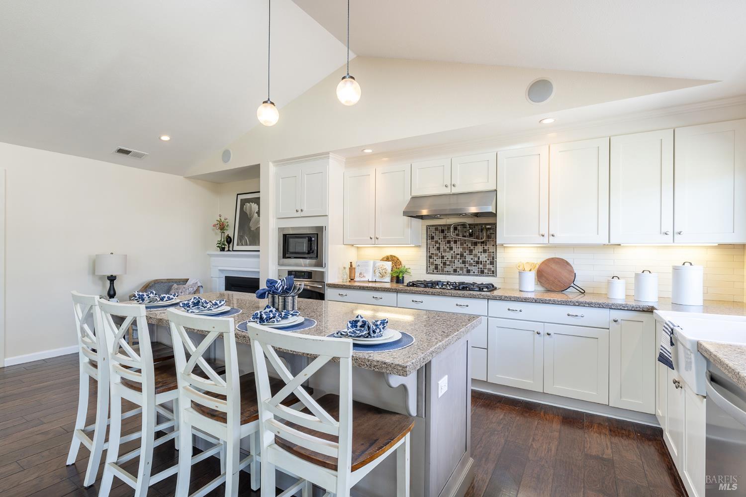 Detail Gallery Image 11 of 42 For 3572 Sandybrook Ln, Napa,  CA 94558 - 4 Beds | 3 Baths