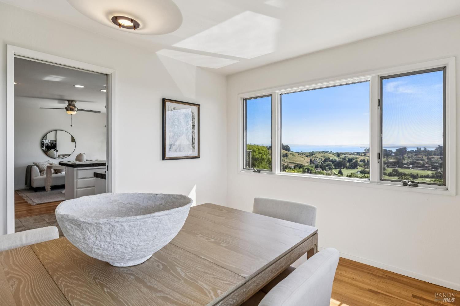 Detail Gallery Image 23 of 85 For 184 Mcnear Dr, San Rafael,  CA 94901 - 3 Beds | 2/1 Baths