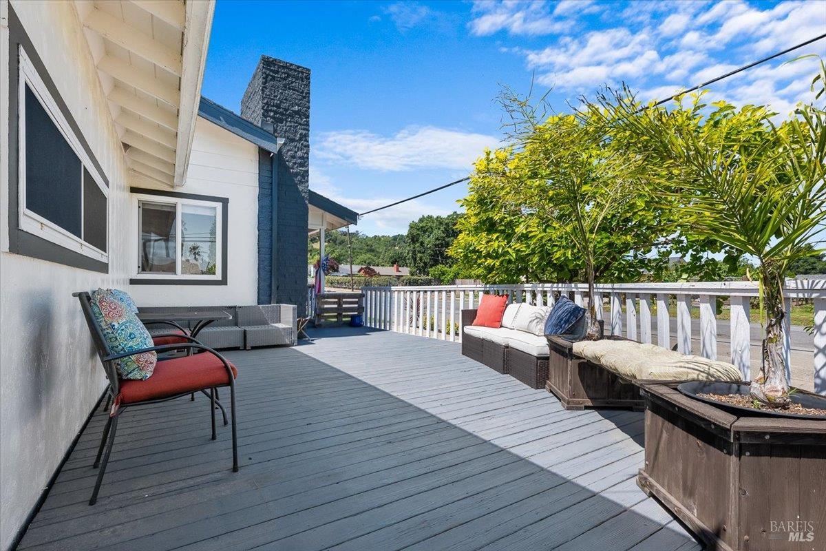 Detail Gallery Image 5 of 45 For 2901 Laurel St, Napa,  CA 94558 - 2 Beds | 2 Baths