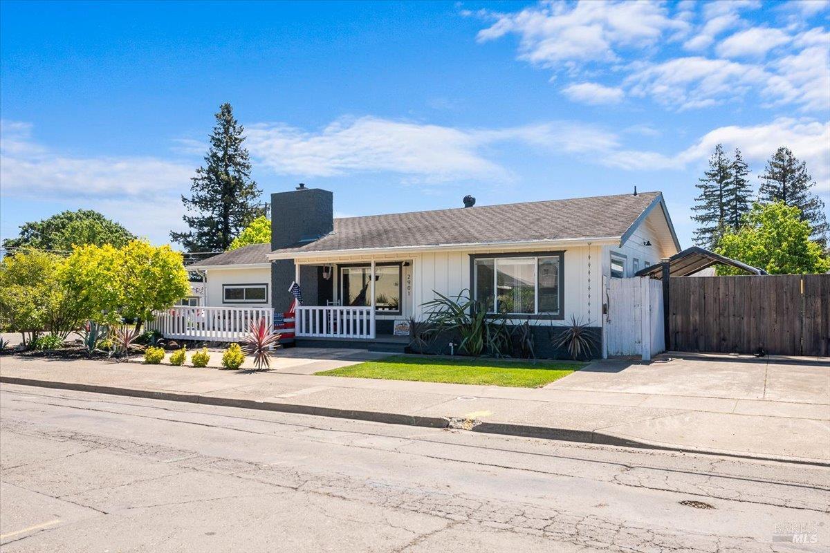 Detail Gallery Image 3 of 45 For 2901 Laurel St, Napa,  CA 94558 - 2 Beds | 2 Baths