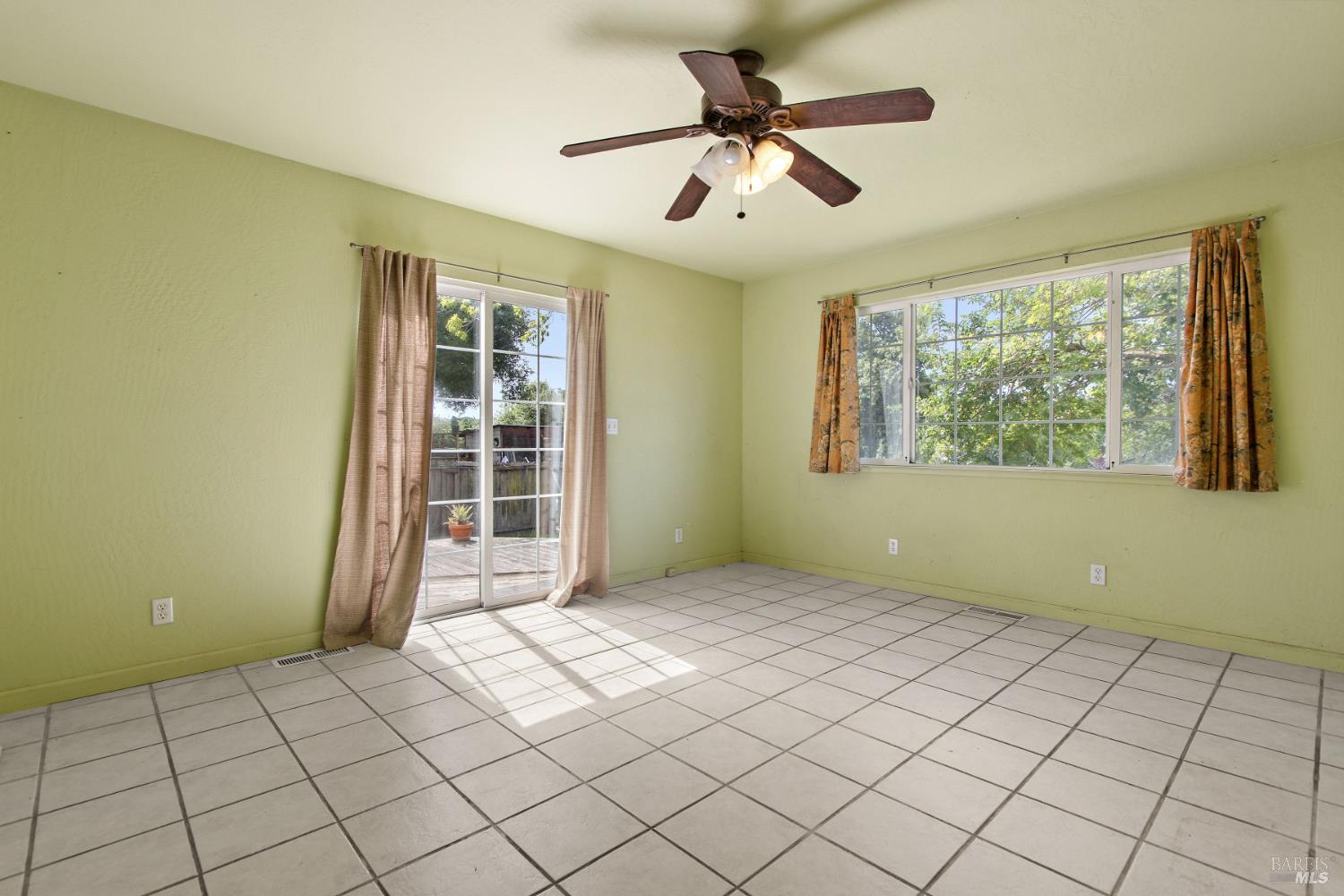 Detail Gallery Image 15 of 30 For 640 E L St, Benicia,  CA 94510 - 3 Beds | 1 Baths