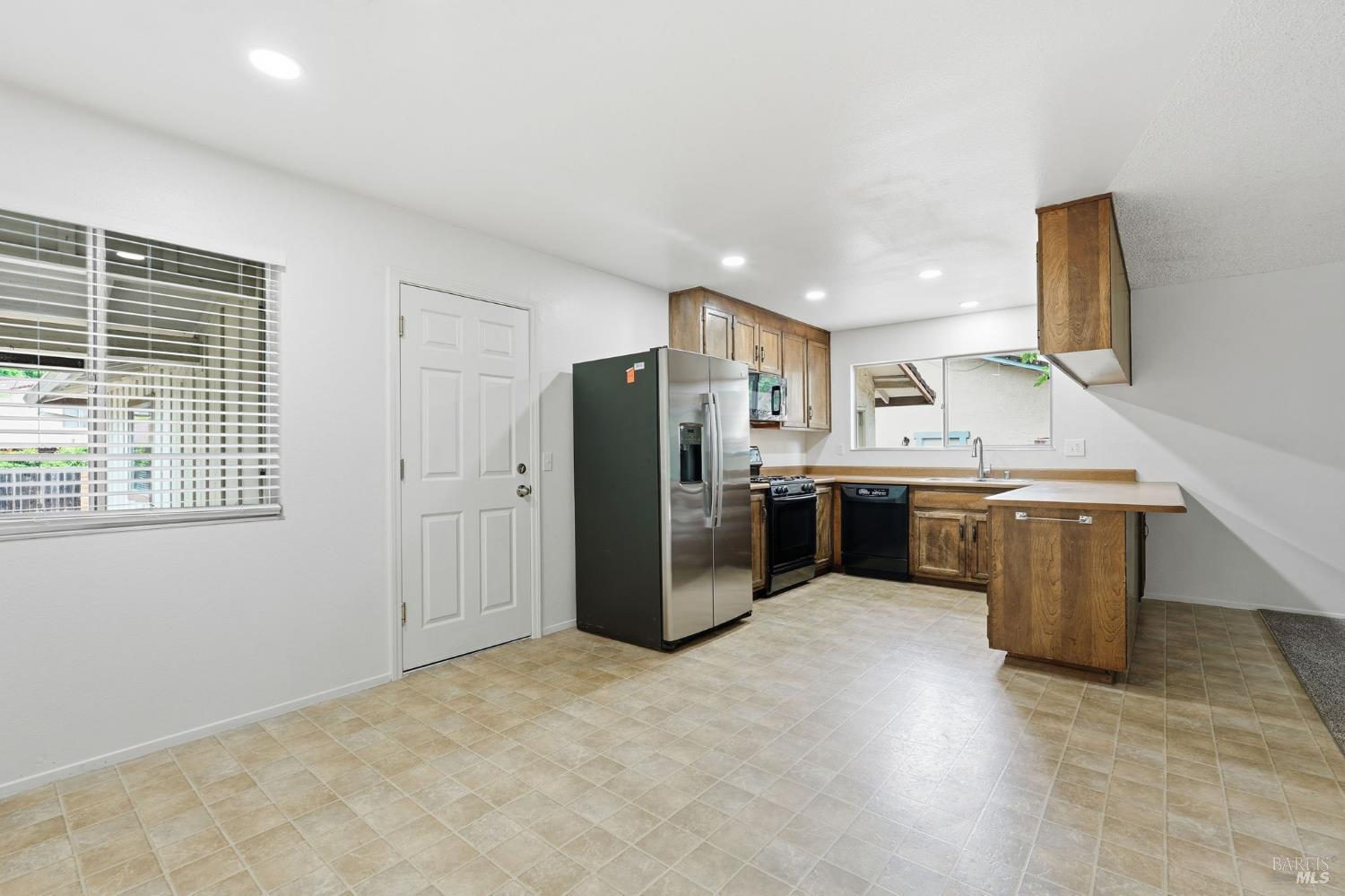 Detail Gallery Image 65 of 99 For 1913 Capitola Way, Fairfield,  CA 94534 - 4 Beds | 2 Baths