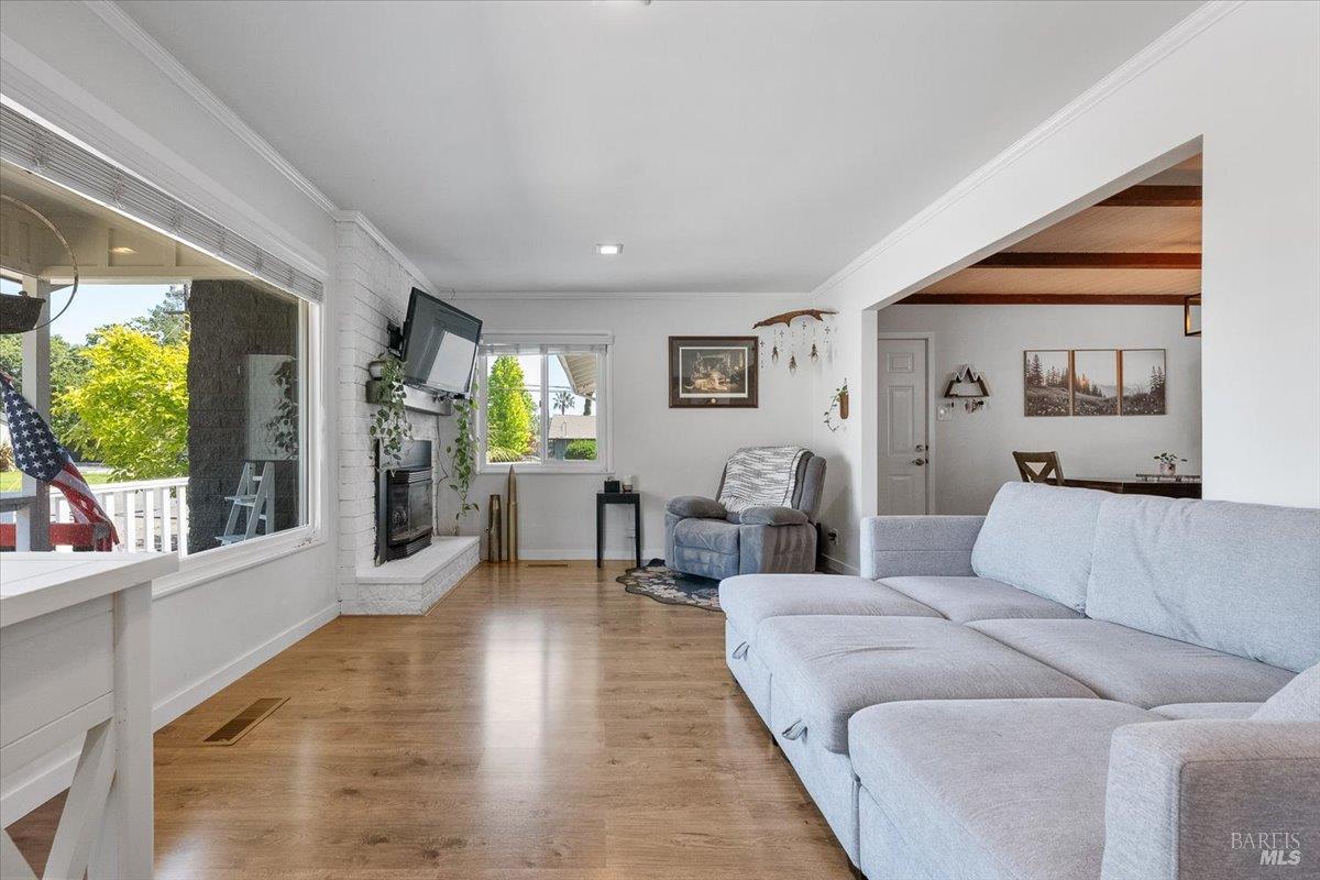 Detail Gallery Image 8 of 45 For 2901 Laurel St, Napa,  CA 94558 - 2 Beds | 2 Baths