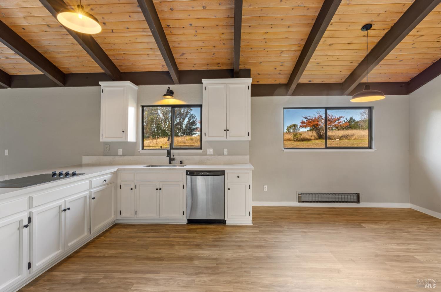 Detail Gallery Image 15 of 48 For 5 Mcdonald Ln, Point Reyes Station,  CA 94956 - 3 Beds | 2/1 Baths