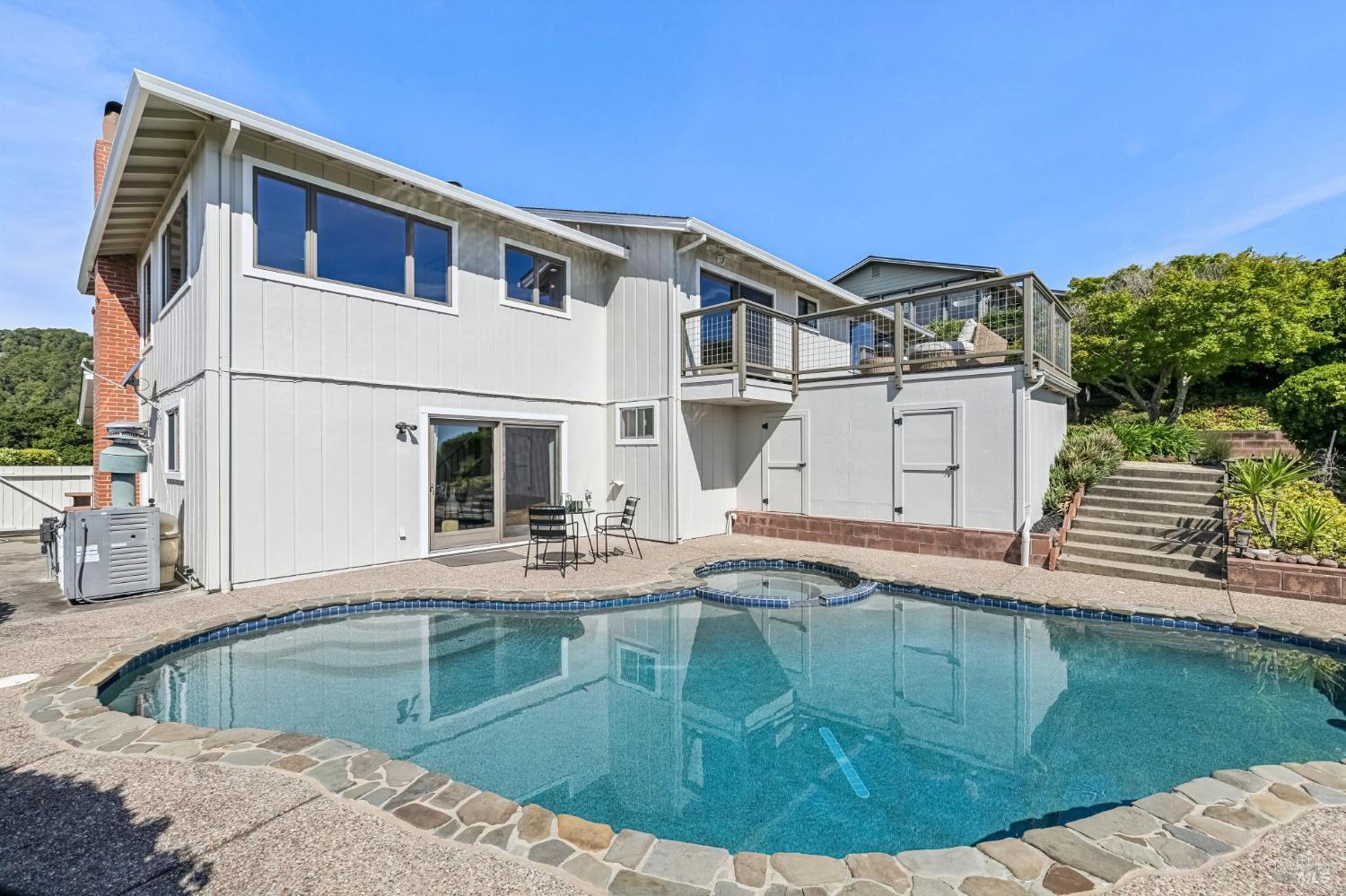 Detail Gallery Image 69 of 85 For 184 Mcnear Dr, San Rafael,  CA 94901 - 3 Beds | 2/1 Baths