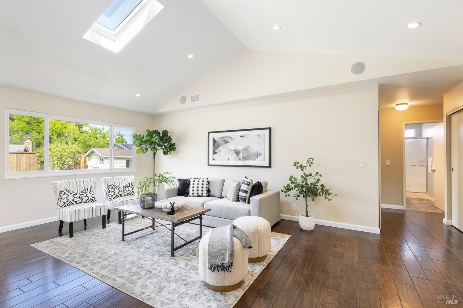 Detail Gallery Image 3 of 42 For 3572 Sandybrook Ln, Napa,  CA 94558 - 4 Beds | 3 Baths