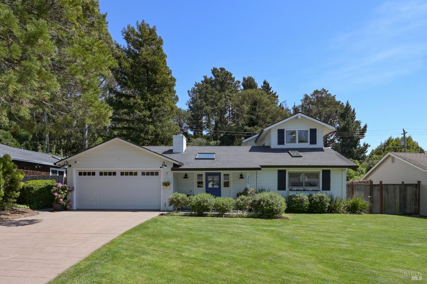 Detail Gallery Image 6 of 57 For 305 Ricardo Rd, Mill Valley,  CA 94941 - 4 Beds | 3 Baths