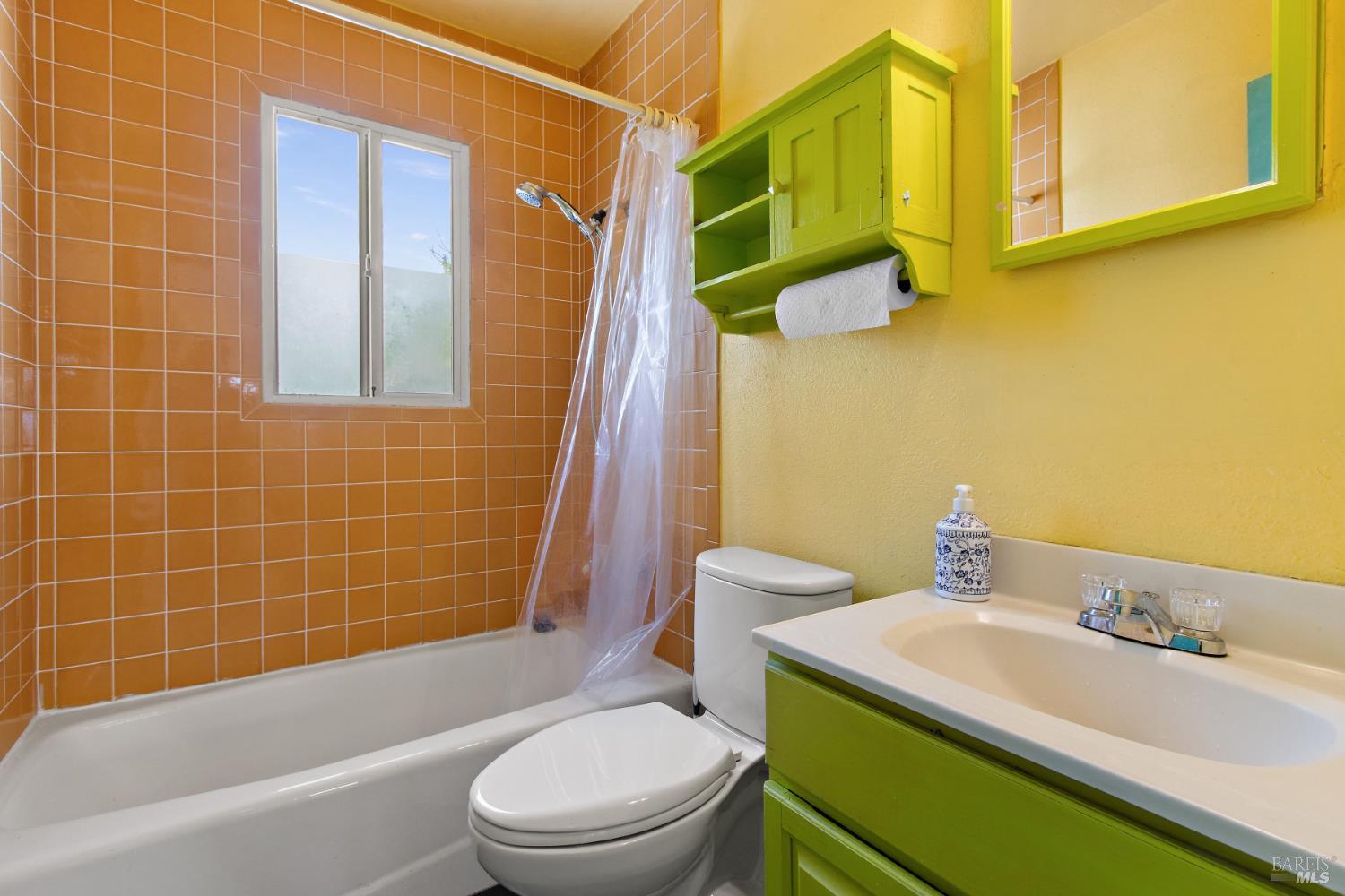Detail Gallery Image 20 of 30 For 640 E L St, Benicia,  CA 94510 - 3 Beds | 1 Baths