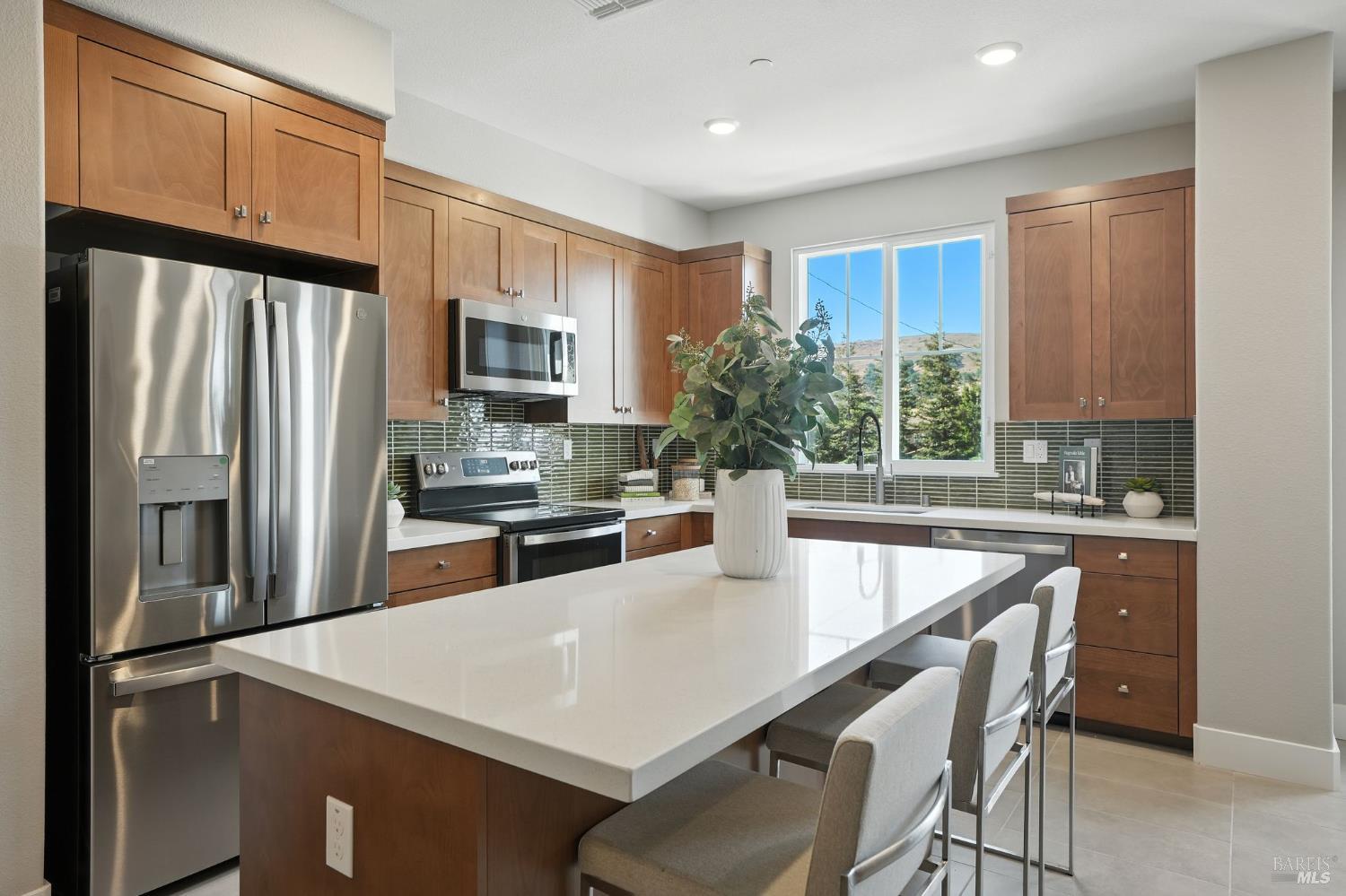 Detail Gallery Image 9 of 16 For 94 Cardamom Ln #1104,  Morgan Hill,  CA 95037 - 3 Beds | 3 Baths