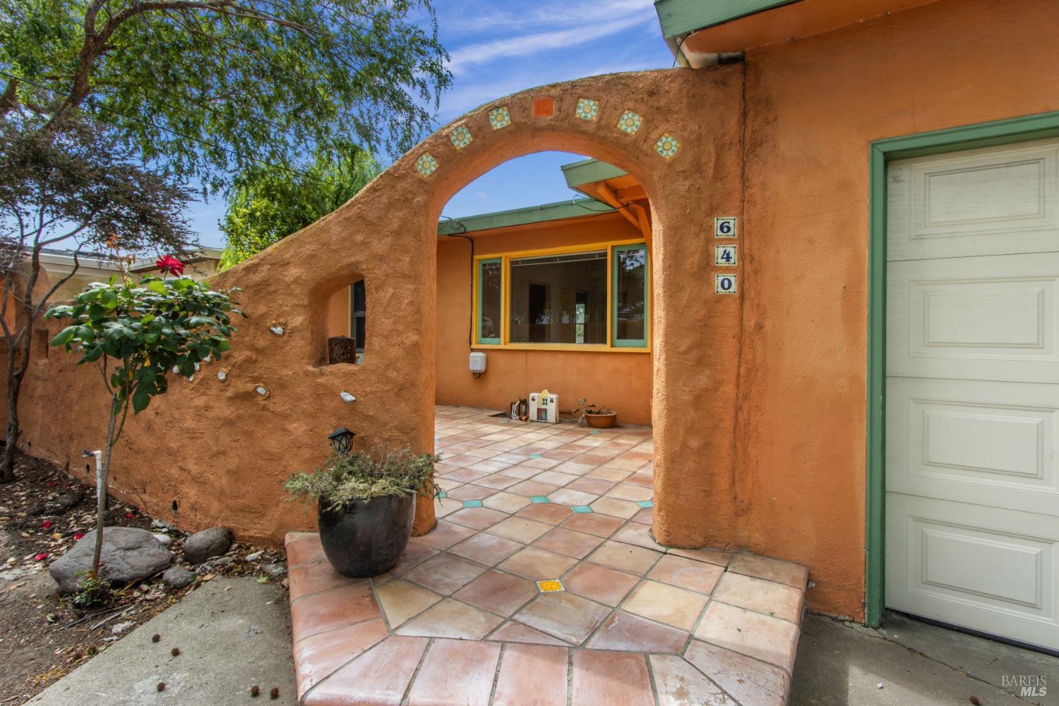 Detail Gallery Image 3 of 30 For 640 E L St, Benicia,  CA 94510 - 3 Beds | 1 Baths