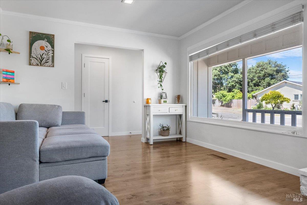 Detail Gallery Image 9 of 45 For 2901 Laurel St, Napa,  CA 94558 - 2 Beds | 2 Baths