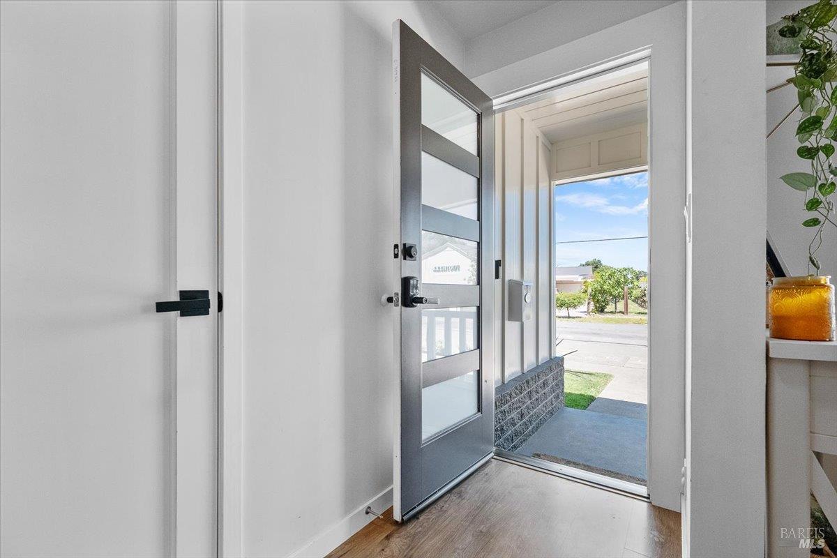 Detail Gallery Image 7 of 45 For 2901 Laurel St, Napa,  CA 94558 - 2 Beds | 2 Baths