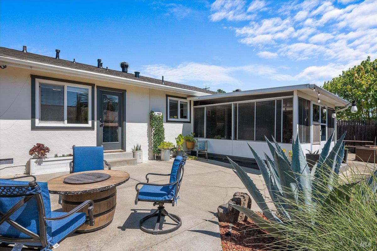 Detail Gallery Image 36 of 45 For 2901 Laurel St, Napa,  CA 94558 - 2 Beds | 2 Baths