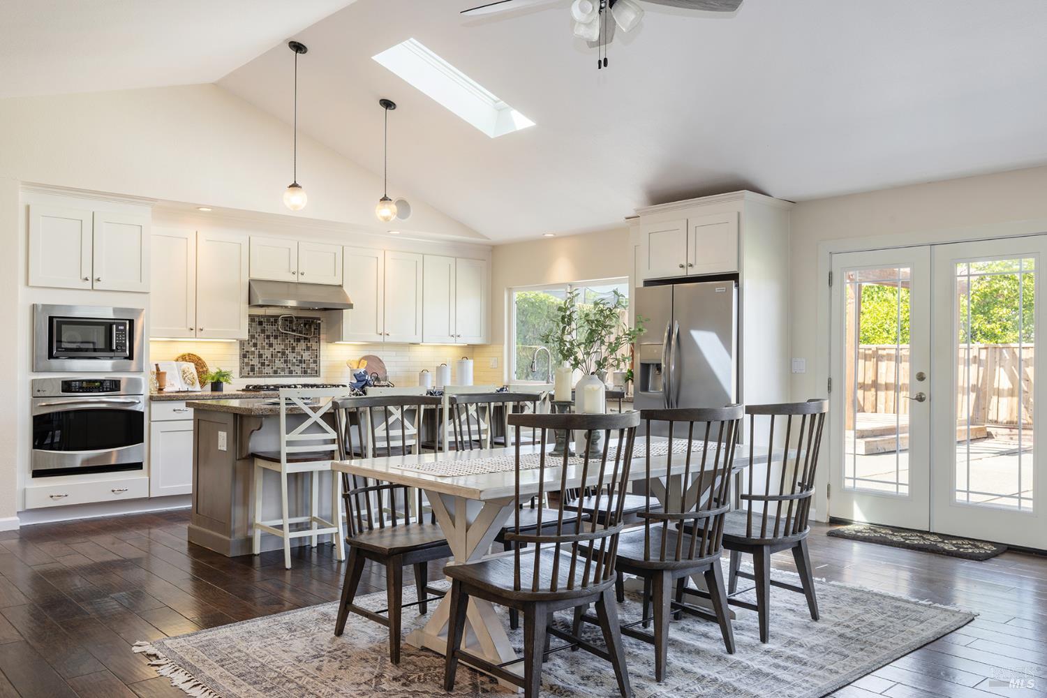 Detail Gallery Image 13 of 42 For 3572 Sandybrook Ln, Napa,  CA 94558 - 4 Beds | 3 Baths