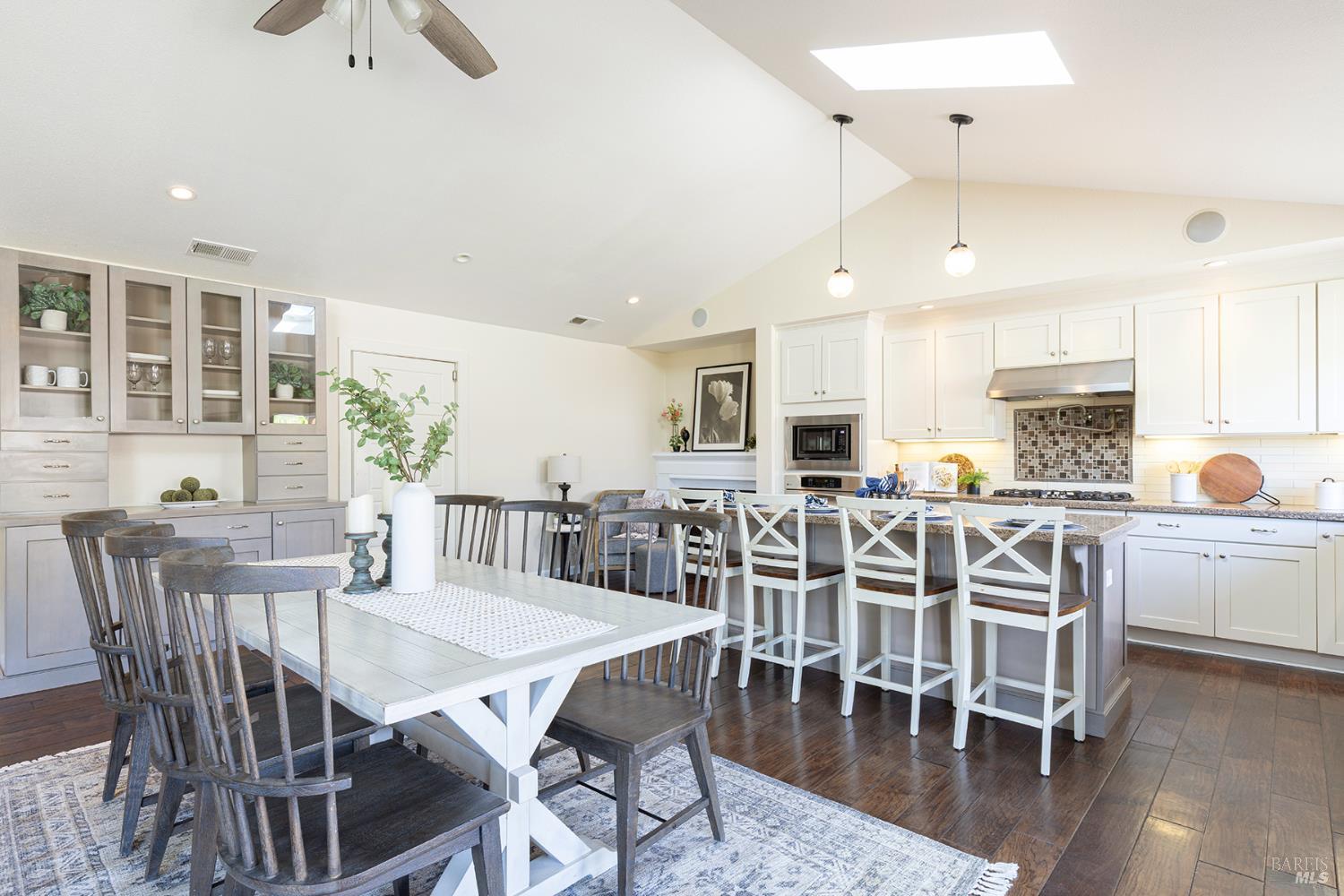 Detail Gallery Image 8 of 42 For 3572 Sandybrook Ln, Napa,  CA 94558 - 4 Beds | 3 Baths