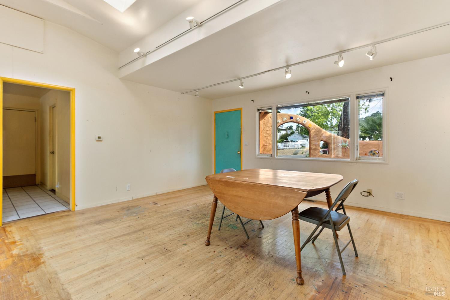 Detail Gallery Image 8 of 30 For 640 E L St, Benicia,  CA 94510 - 3 Beds | 1 Baths