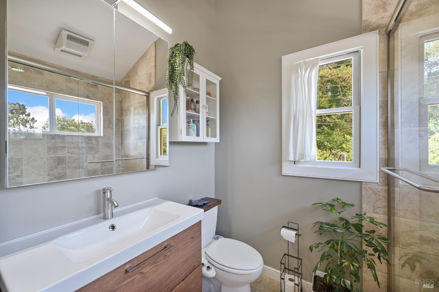 Detail Gallery Image 32 of 57 For 305 Ricardo Rd, Mill Valley,  CA 94941 - 4 Beds | 3 Baths