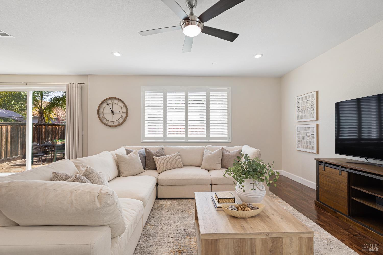 Detail Gallery Image 40 of 73 For 237 Juneau Dr, Vacaville,  CA 95687 - 3 Beds | 2/1 Baths