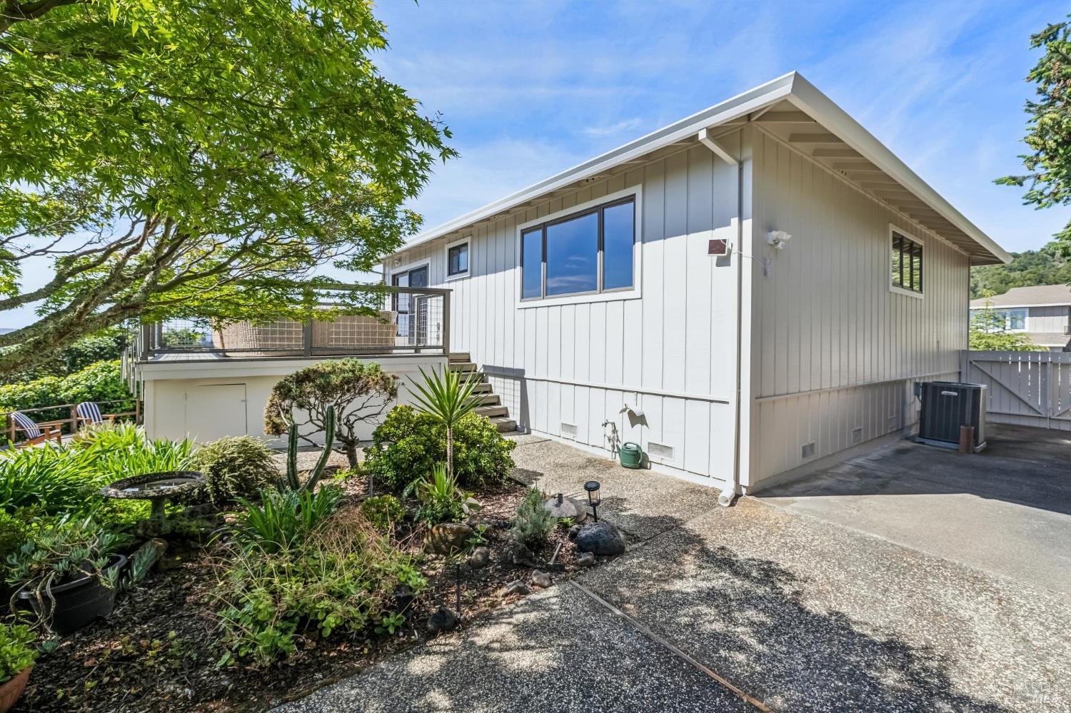 Detail Gallery Image 76 of 85 For 184 Mcnear Dr, San Rafael,  CA 94901 - 3 Beds | 2/1 Baths