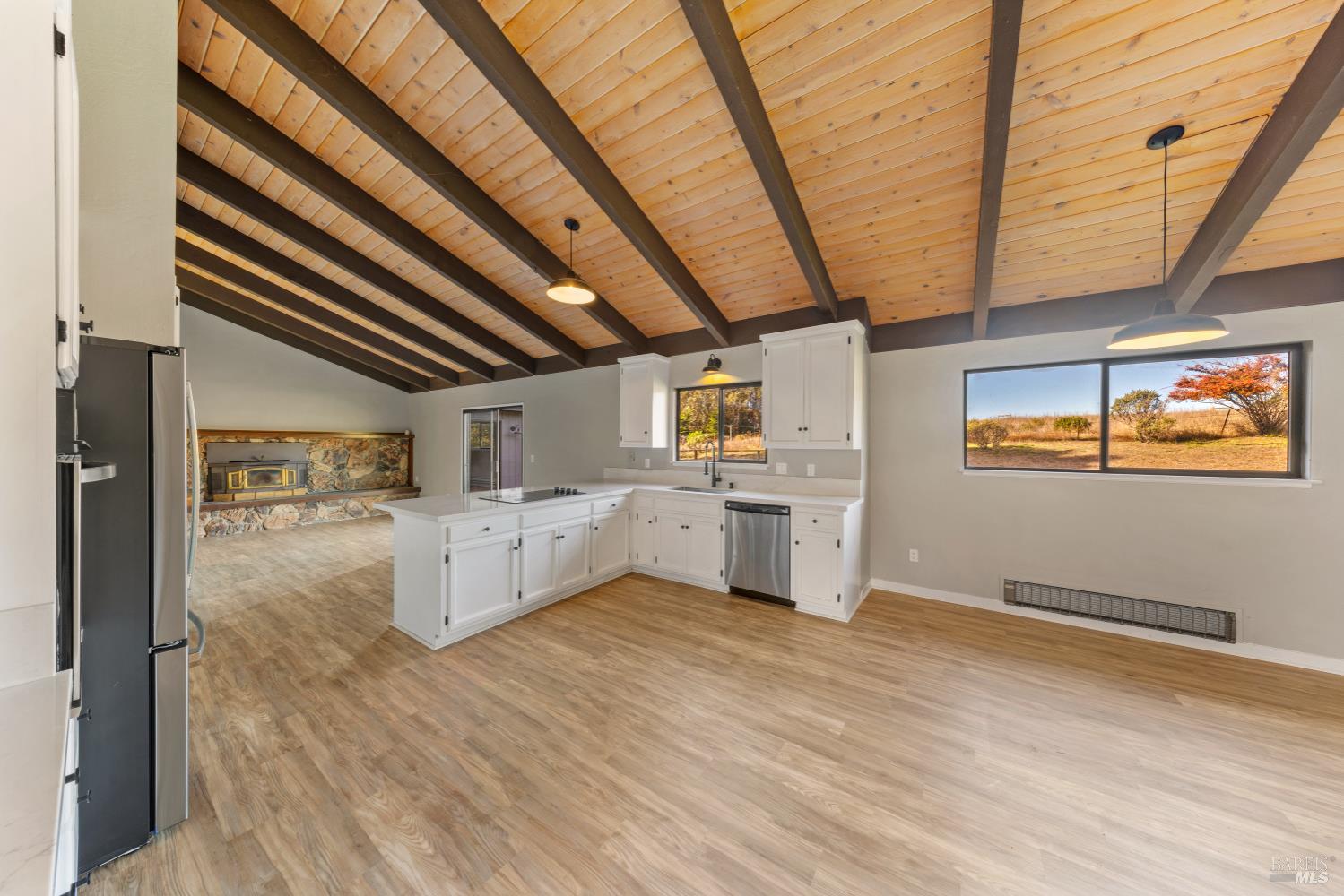 Detail Gallery Image 16 of 48 For 5 Mcdonald Ln, Point Reyes Station,  CA 94956 - 3 Beds | 2/1 Baths