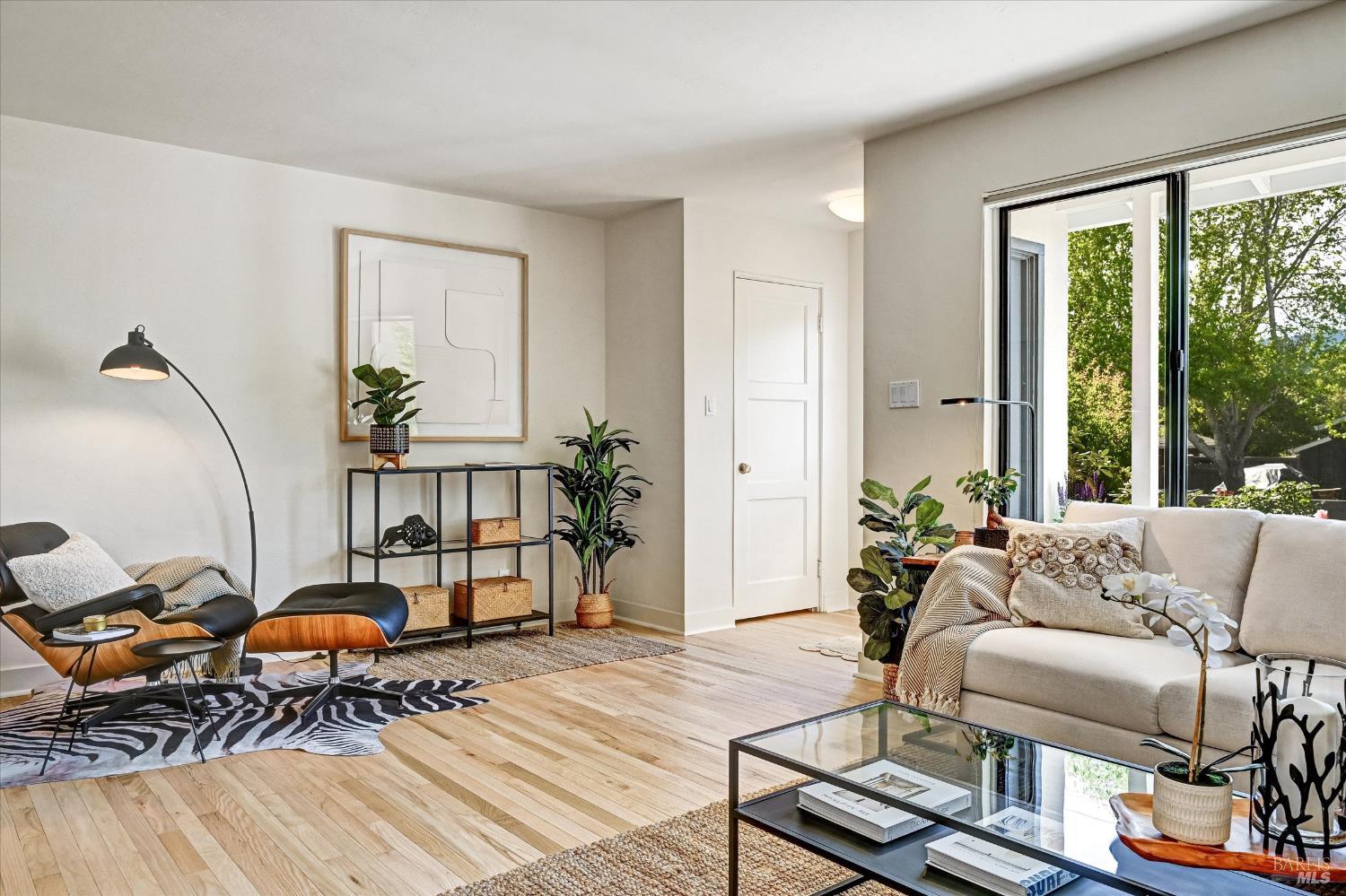 Detail Gallery Image 4 of 31 For 102 Nelson Ave, Mill Valley,  CA 94941 - 3 Beds | 2 Baths