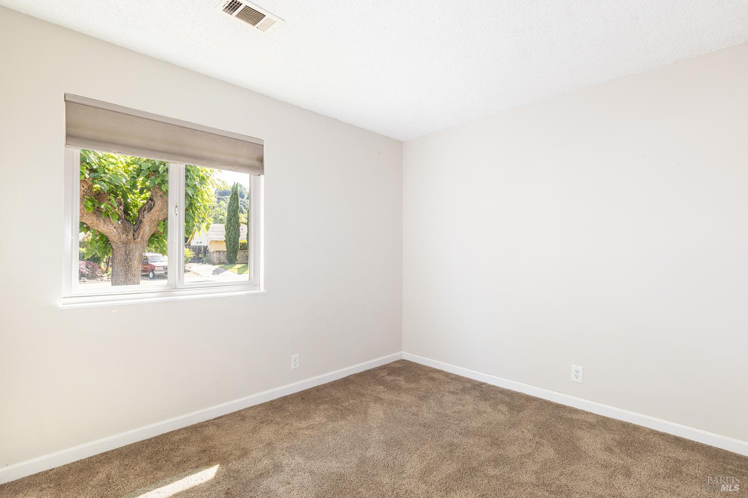 Detail Gallery Image 32 of 42 For 3572 Sandybrook Ln, Napa,  CA 94558 - 4 Beds | 3 Baths