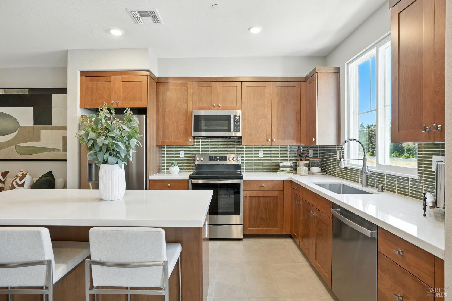 Detail Gallery Image 10 of 16 For 94 Cardamom Ln #1104,  Morgan Hill,  CA 95037 - 3 Beds | 3 Baths