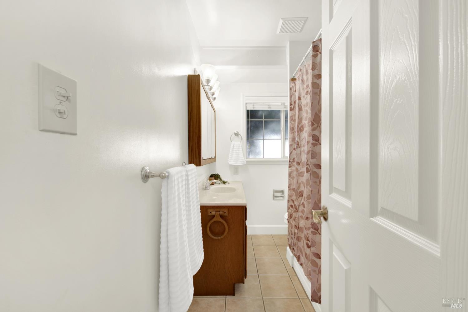 Detail Gallery Image 24 of 44 For 2626 Moyers Rd, San Pablo,  CA 94806 - 3 Beds | 3 Baths