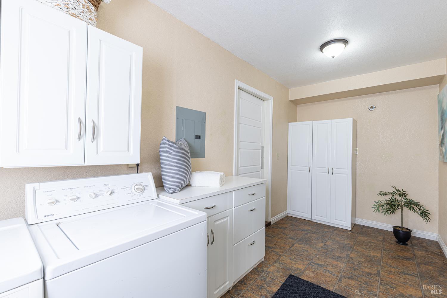 Detail Gallery Image 35 of 42 For 3572 Sandybrook Ln, Napa,  CA 94558 - 4 Beds | 3 Baths