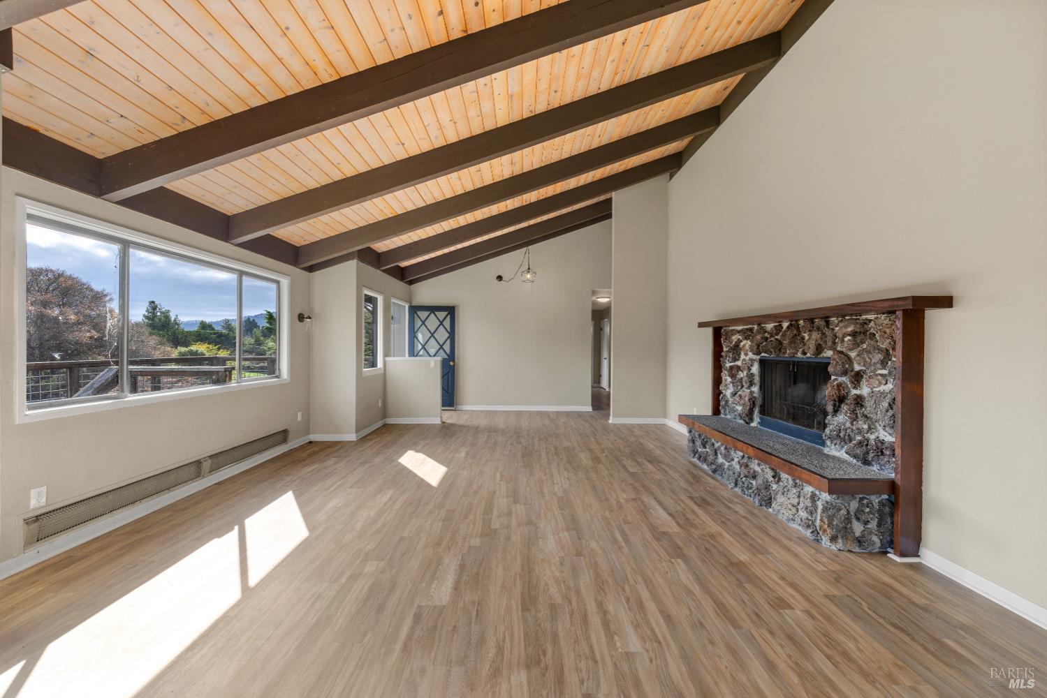 Detail Gallery Image 8 of 48 For 5 Mcdonald Ln, Point Reyes Station,  CA 94956 - 3 Beds | 2/1 Baths