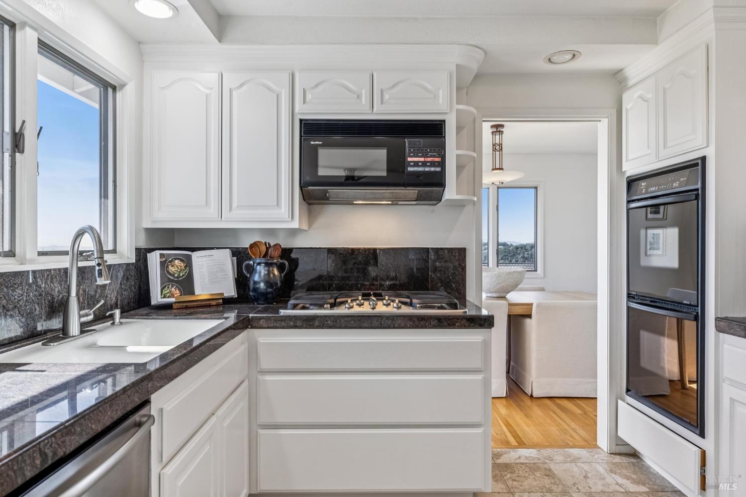 Detail Gallery Image 28 of 85 For 184 Mcnear Dr, San Rafael,  CA 94901 - 3 Beds | 2/1 Baths