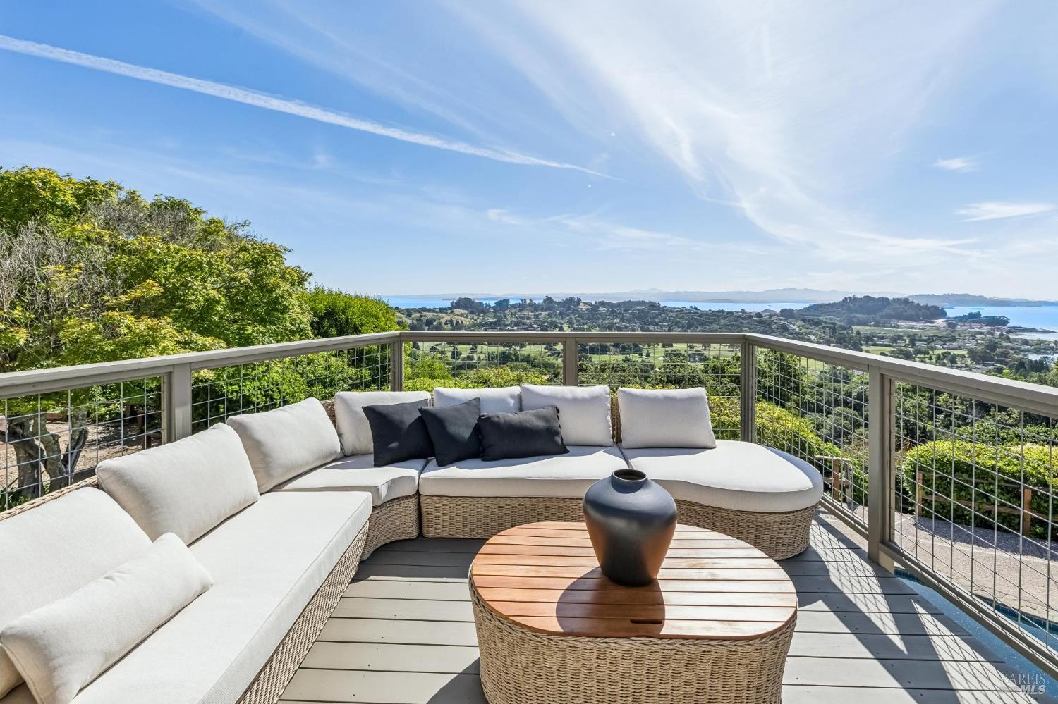 Detail Gallery Image 37 of 85 For 184 Mcnear Dr, San Rafael,  CA 94901 - 3 Beds | 2/1 Baths