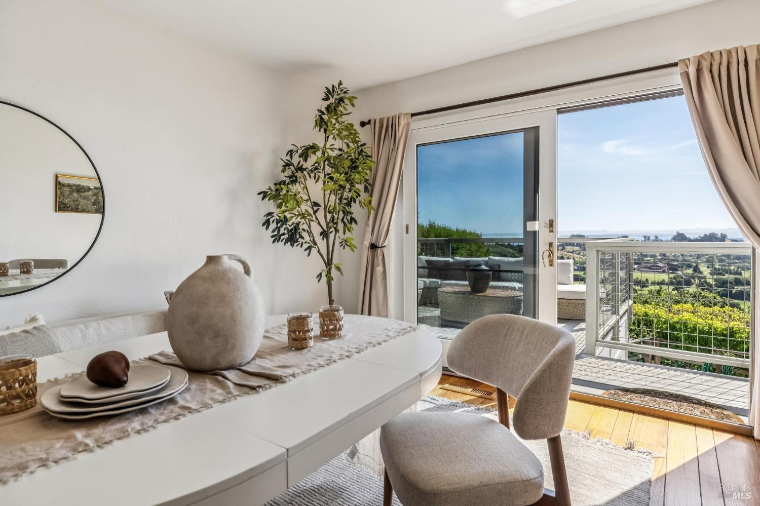 Detail Gallery Image 34 of 85 For 184 Mcnear Dr, San Rafael,  CA 94901 - 3 Beds | 2/1 Baths